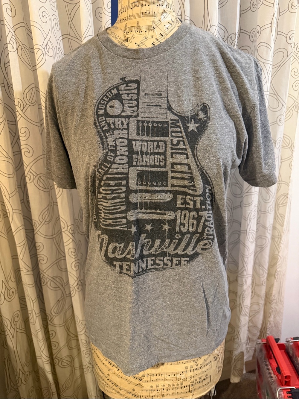 Nashville Tennessee Grey Graphic T‑Shirt Size Medium